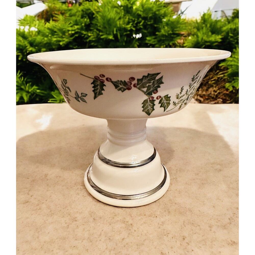 Bath & Body Works Winter Christmas Holly Pedestal Bowl Large Candle Candy dish